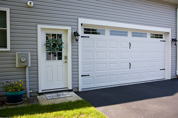 24/7 Emergency Garage Door Panel Replacement experts in Clark Mills, NY